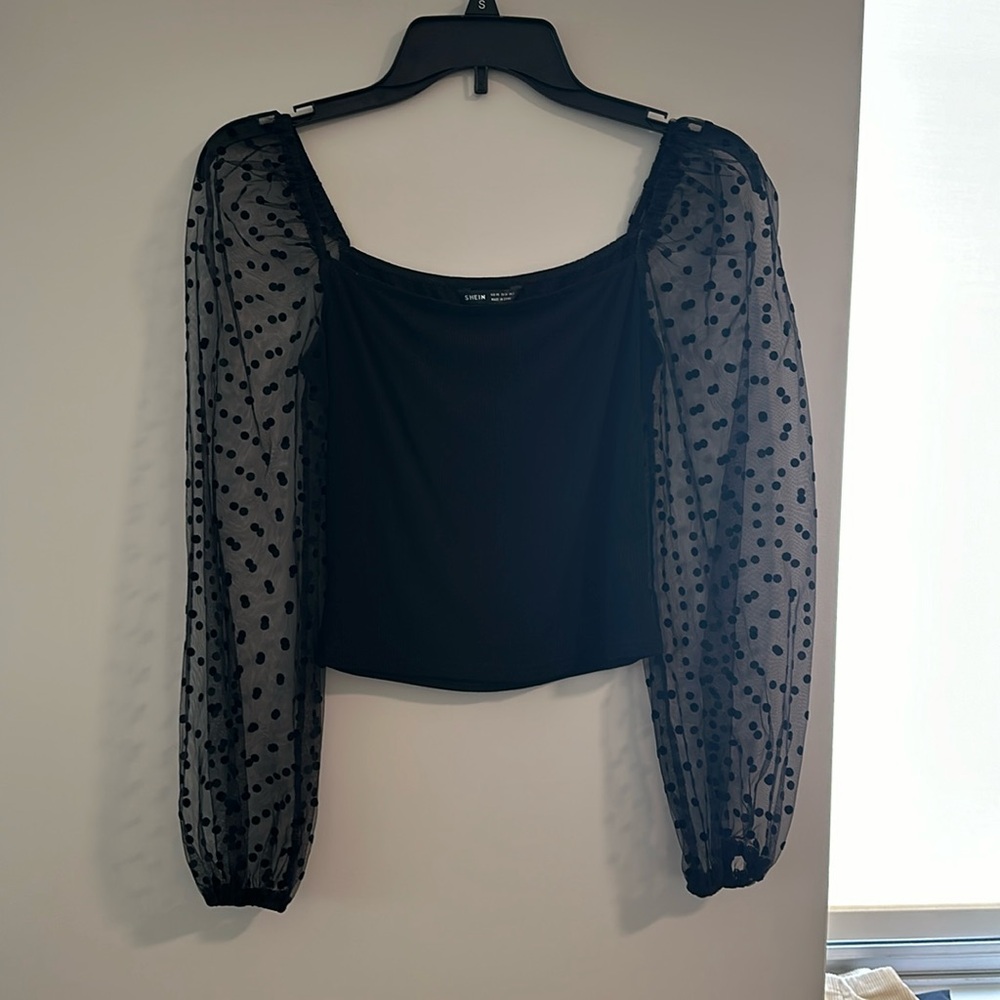 Black polka dot mesh sleeve crop top